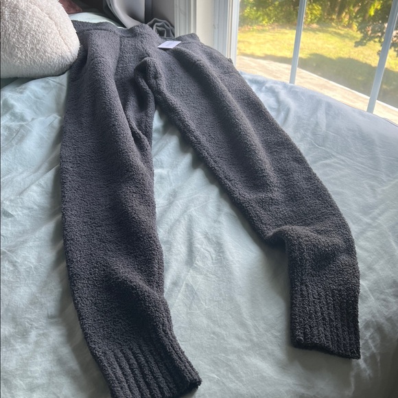 UGG NWT Gray cardigan and pants size S and XS/S - Picture 8 of 8